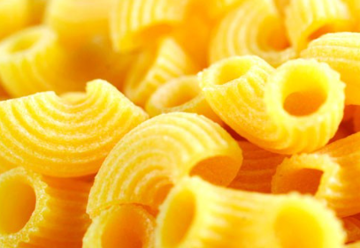 Fideos Coditos c/ Fileto y pesto